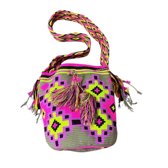 Authentic 100% Wayuu Mochila Colombian Bag Size XL Neon Pink Bucket Crossbody - Picture 7 of 9